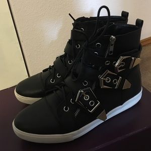 Shelly’s London Klikta Black Leather Sneakers Sz 9